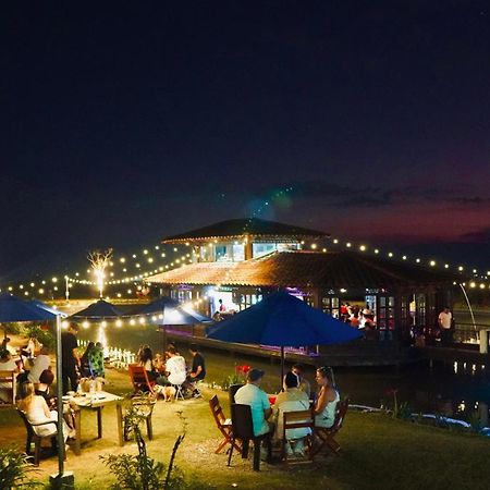 Hotel Reserva Monarca ซาเลนโต ภายนอก รูปภาพ