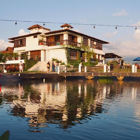 Hotel Reserva Monarca ซาเลนโต ภายนอก รูปภาพ