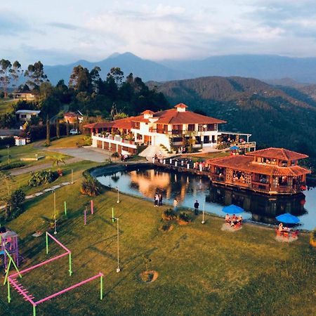 Hotel Reserva Monarca ซาเลนโต ภายนอก รูปภาพ
