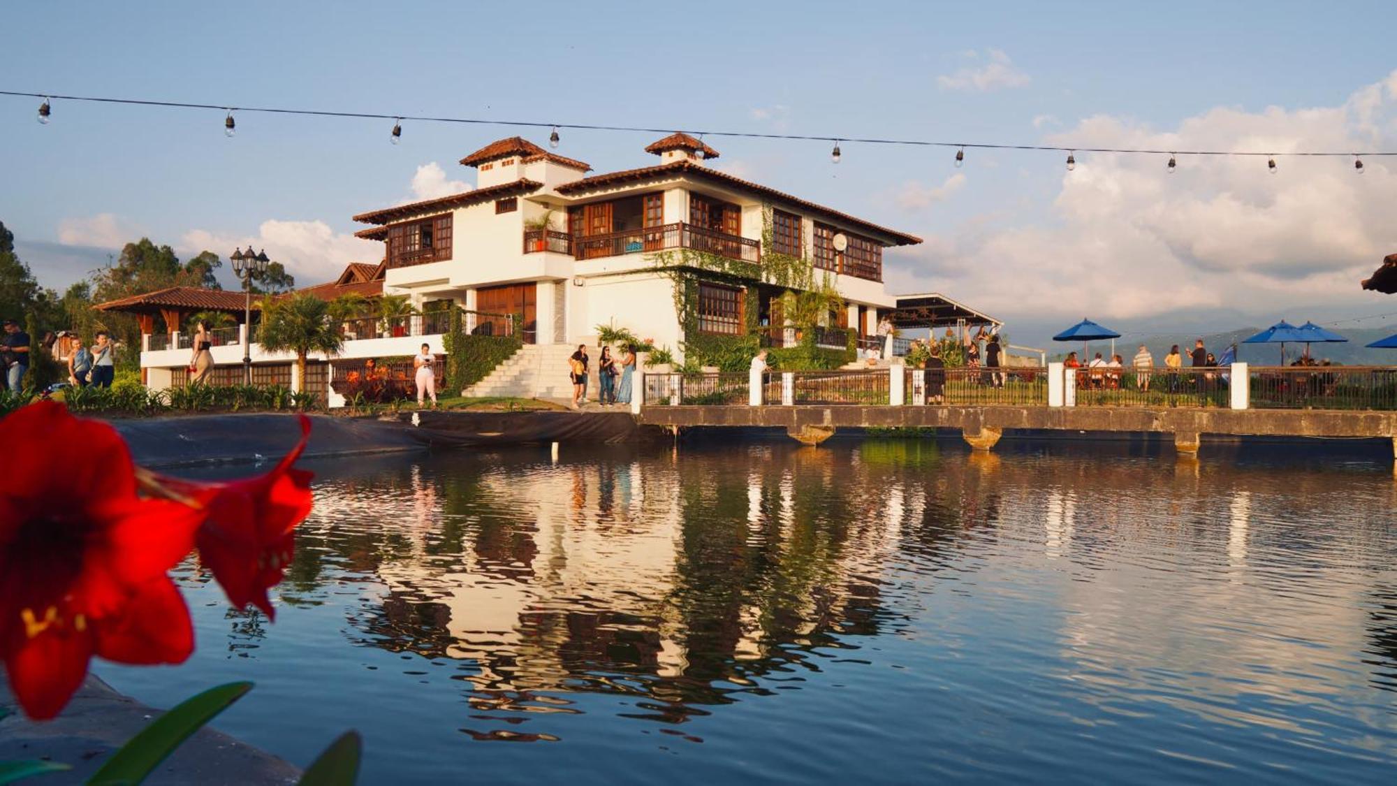 Hotel Reserva Monarca ซาเลนโต ภายนอก รูปภาพ