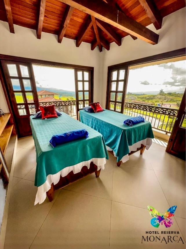 Hotel Reserva Monarca ซาเลนโต ภายนอก รูปภาพ