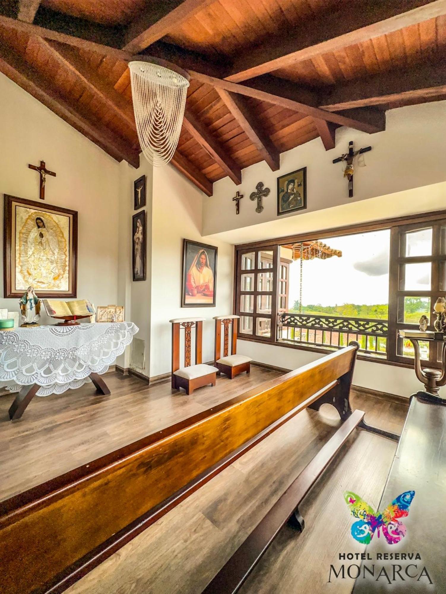 Hotel Reserva Monarca ซาเลนโต ภายนอก รูปภาพ