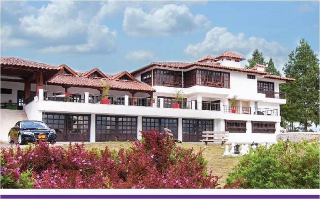 Hotel Reserva Monarca ซาเลนโต ภายนอก รูปภาพ