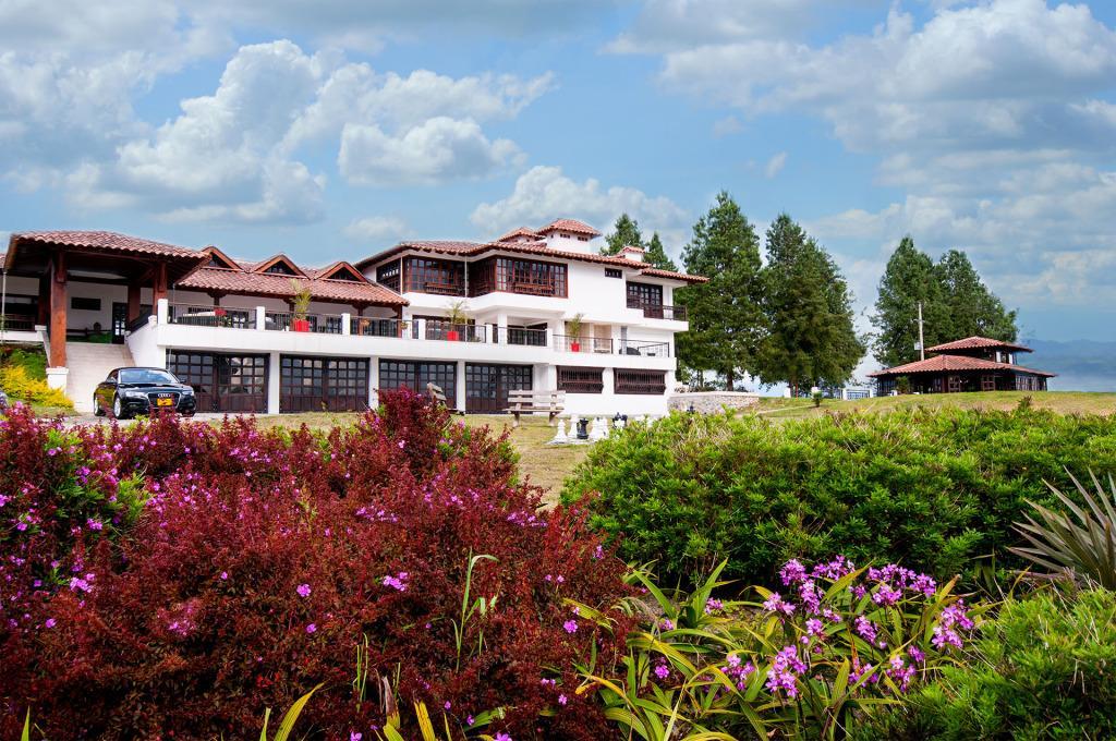 Hotel Reserva Monarca ซาเลนโต ภายนอก รูปภาพ